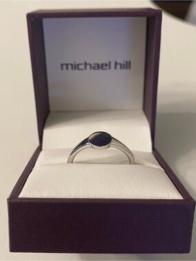 New In Box Michael Hill Sterling Signet Ring Size 7